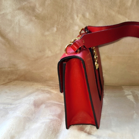 Gucci Red Calfskin‎ Leather Small Sylvie Shoulder Bag - Picture 3 of 12